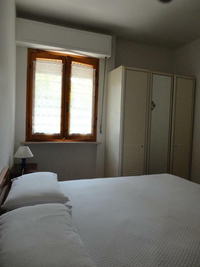 Via Pesaro A/C Apartment Марчели Екстериор снимка